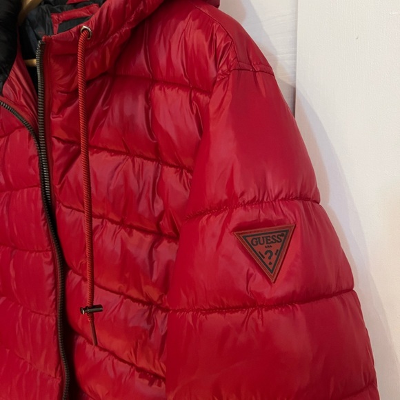 Men’s GUESS red puffer coat size Large - Picture 2 of 4